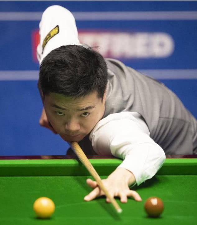 梅西早年被 梅西早年被